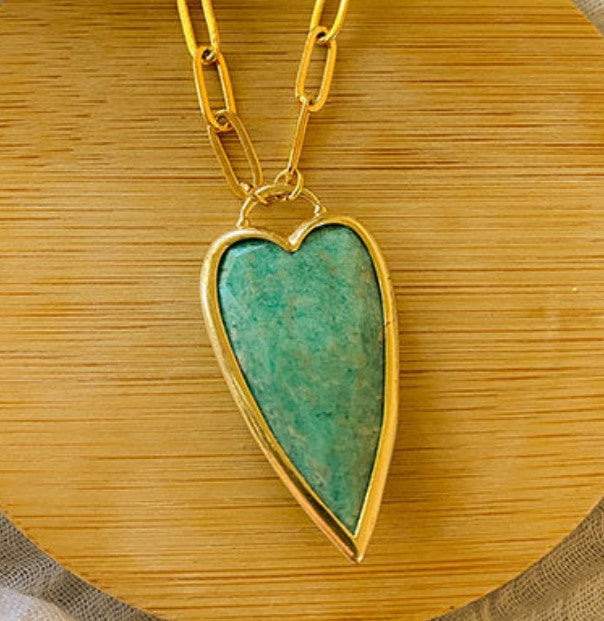 Every Santore Jewelry piece is individually handmade in small, made-to-order batches. Featuring curated stones and specialty chains, our designs are inspired by the beautiful world around us and created for the real people who grace it.